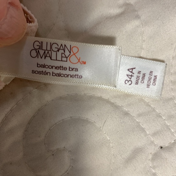 Lacy bra - Picture 4 of 9